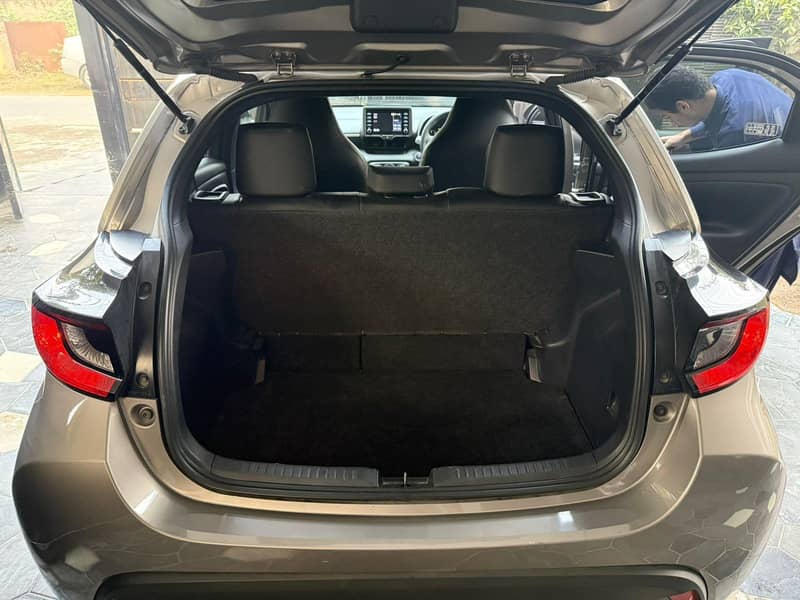 Toyota Yaris hatchback 2022 03005010078

                                                            alt=