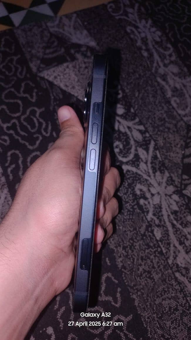 iPhone 13

                                                            alt=