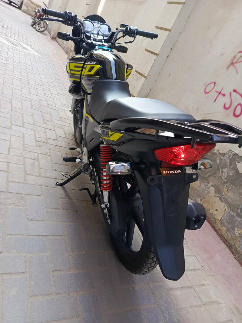 Honda CB 150 F 25 26 model

                                                            alt=