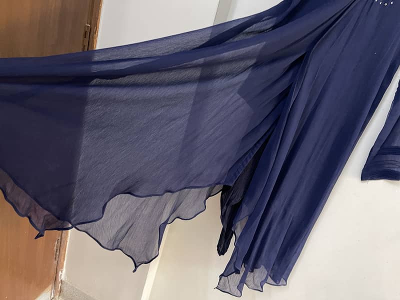 Beautiful dress

                                                            alt=