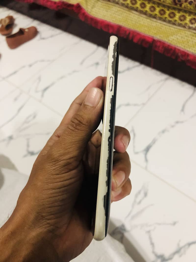 galaxy j5

                                                            alt=