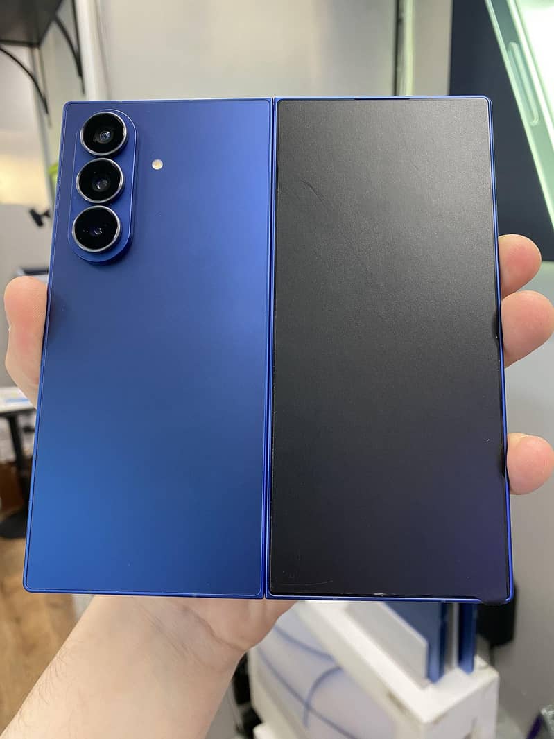 Samsung Z Fold  7 512GB | Non PTA

                                                            alt=