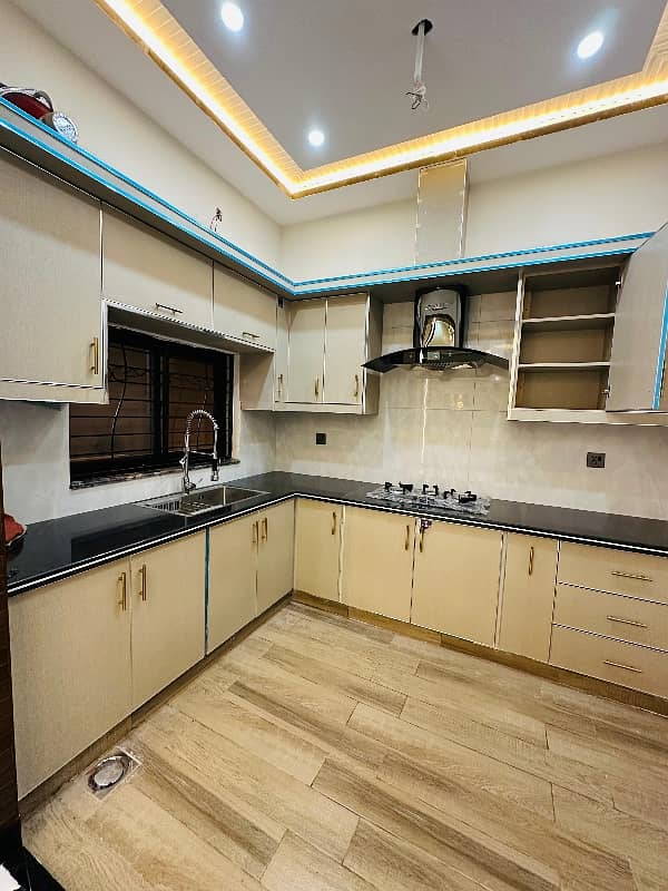 5 Marla Brand New House For Sale In Nasheman Iqbal Phase 2

                                                            alt=