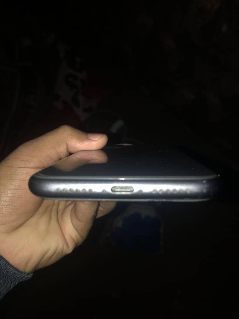 iPhone 11 Truetone:active Face ID:on full ok

                                                            alt=