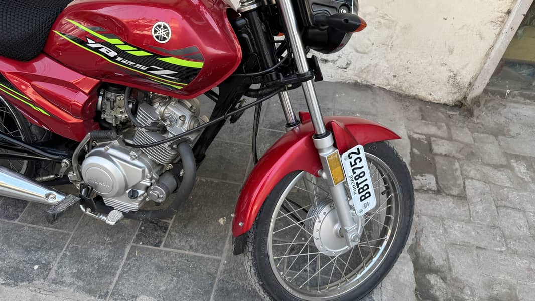 Yamaha YB 125Z 2025

                                                            alt=
