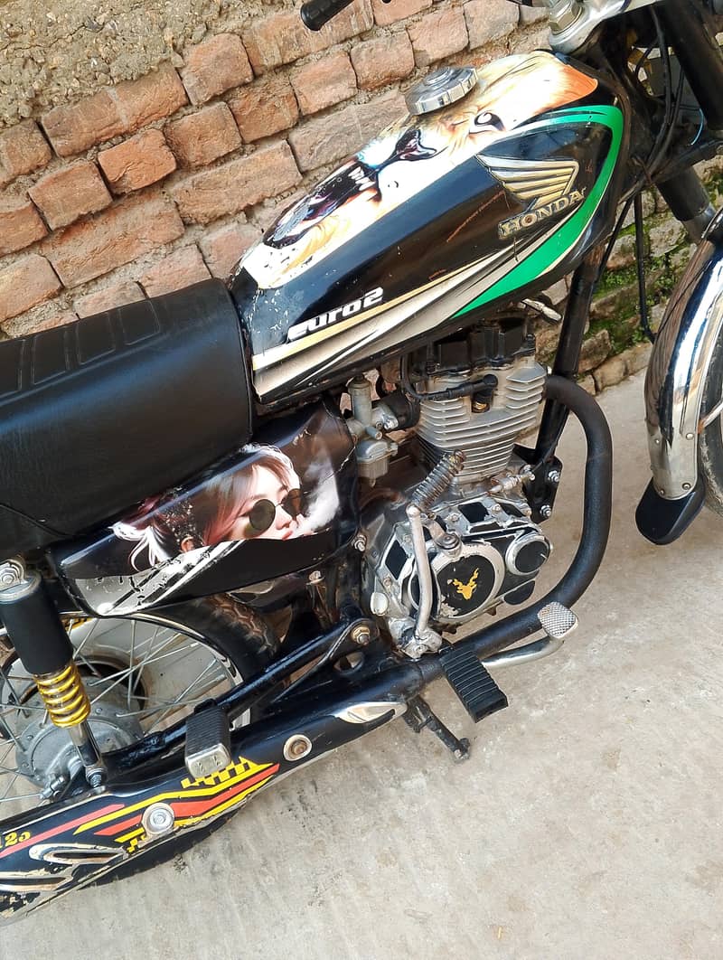 Honda125 03335098736

                                                            alt=