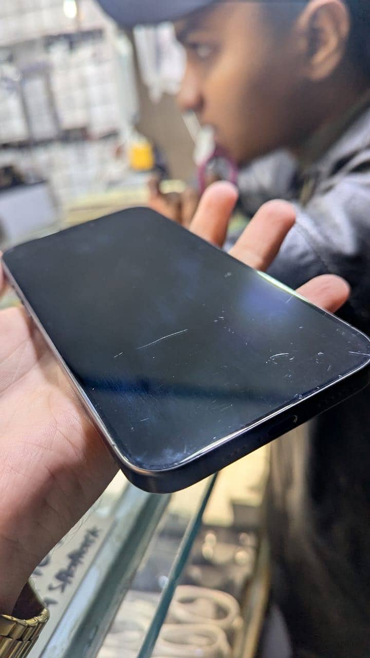 IPHONE 15 pro max

                                                            alt=