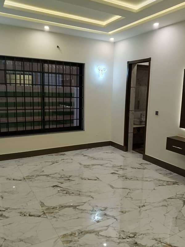 12 Marla Brand New House For Sale

                                                            alt=