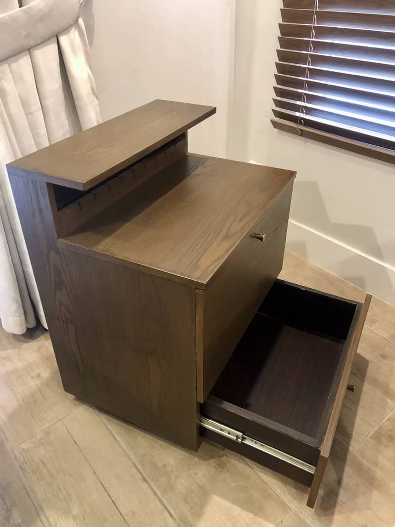 Side Table | Cabinet for Mobile, Electronic Devices Charging + Storage

                                                            alt=