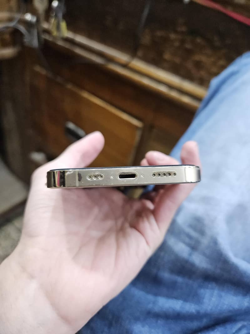 iphone 13pro pta

                                                            alt=