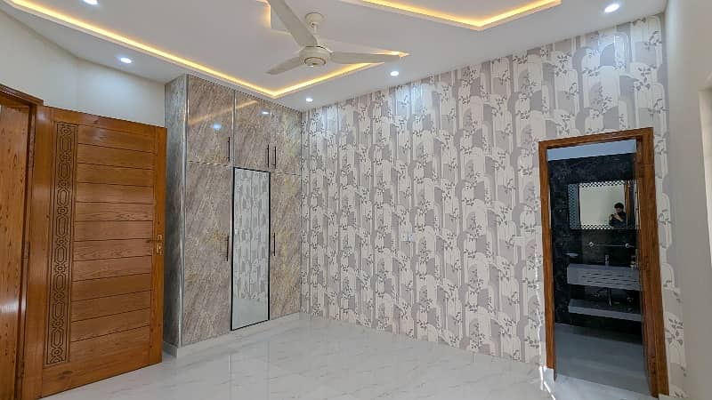 10 MARLA LIKE NEW UPPER PORTION AVAILABLE FOR RENT IN BAHRIA TOWN LAHORE

                                                            alt=