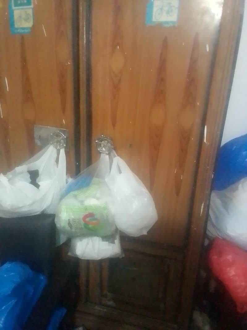 lohay ki safe 30 years old with oregnal keys

                                                            alt=