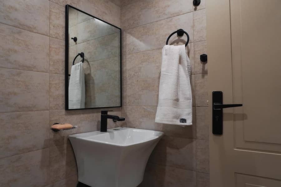 LUXURIOUS ONE BED APARTMENT FOR RENT AT PTIME LOCATION

                                                            alt=