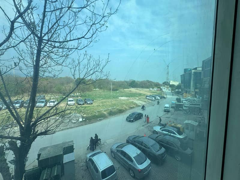 Large Size First Floor Office Near Nandos in Paris Plaza F-11 Markaz For Rent

                                                            alt=