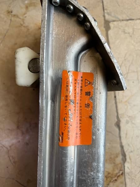 car jack audi mercedes jack rod

                                                            alt=