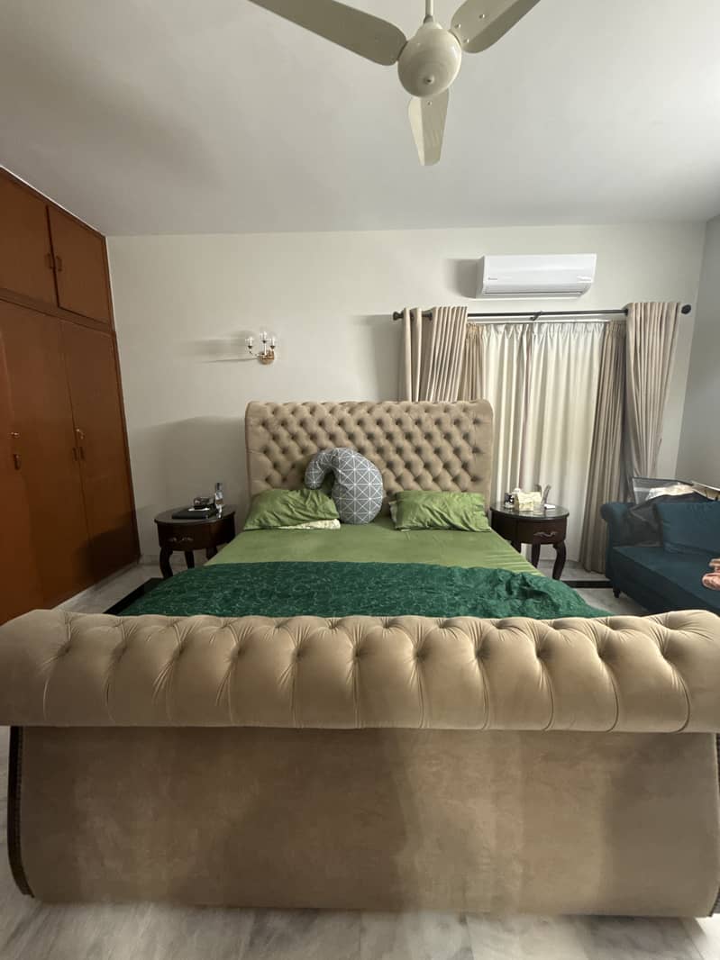 Celeste King Sized Bed with Side Tables

                                                            alt=