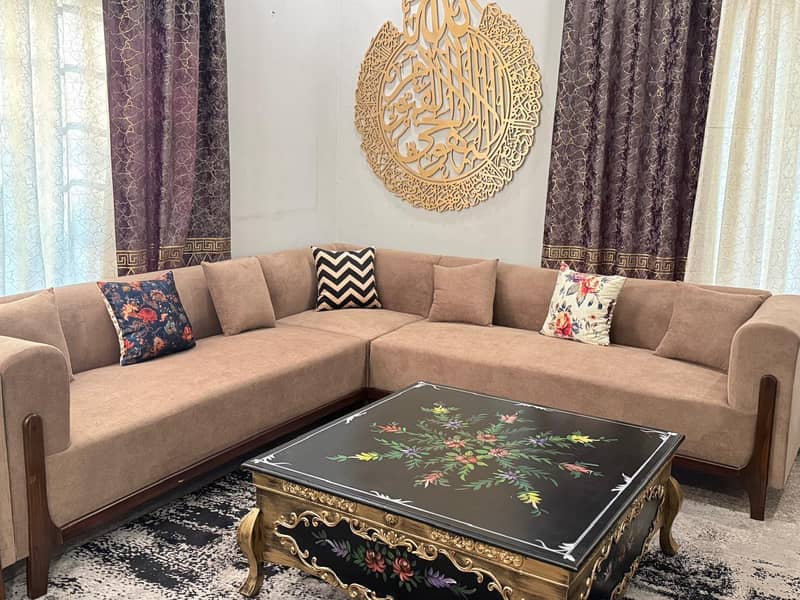 Sofa Set

                                                            alt=