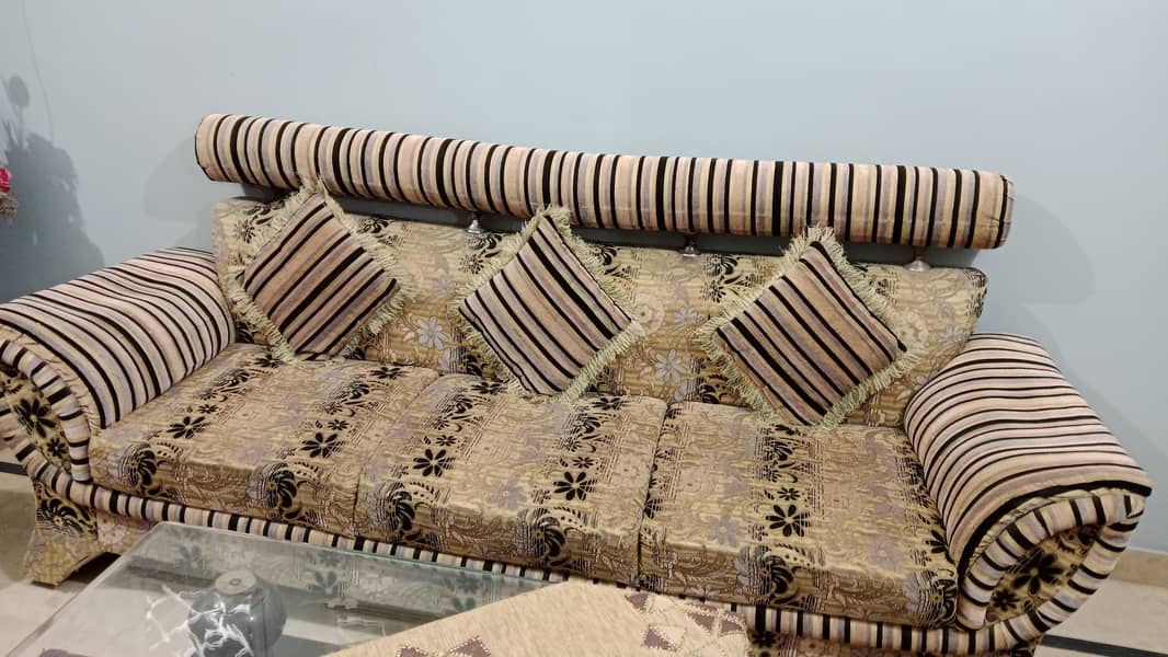 7 seater sofa set

                                                            alt=