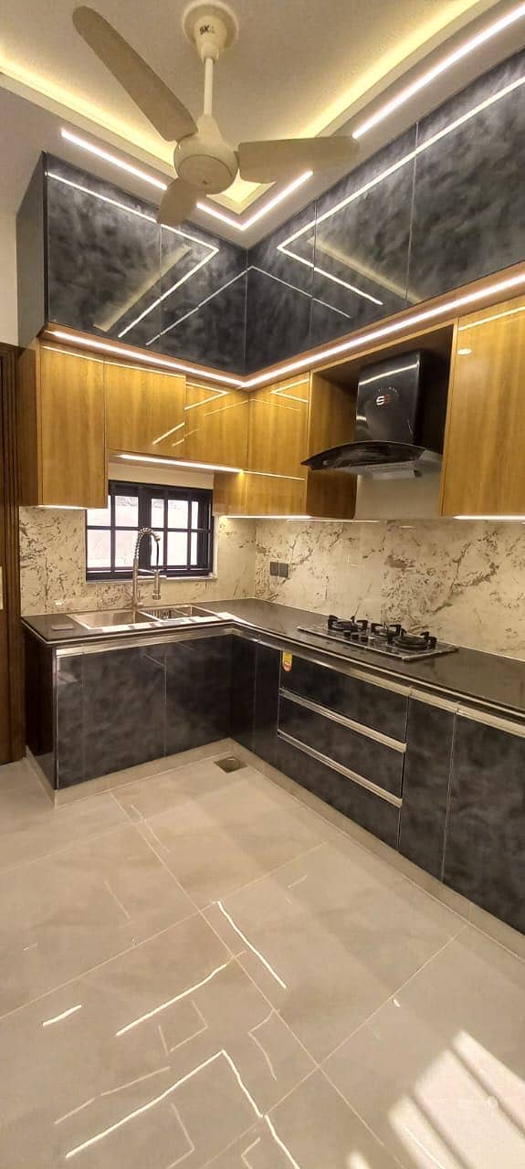 BRAND NEW HOUSE 8 MARLA NEAR BAHRIA SCHOOL & COLLEGE AVAILABLE FOR SALE

                                                            alt=