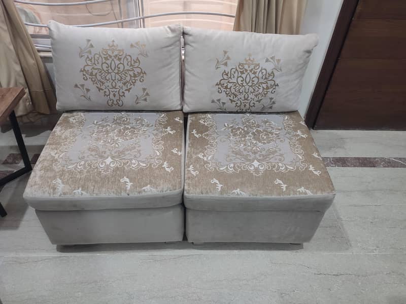 5 Seater Sofa Sets

                                                            alt=
