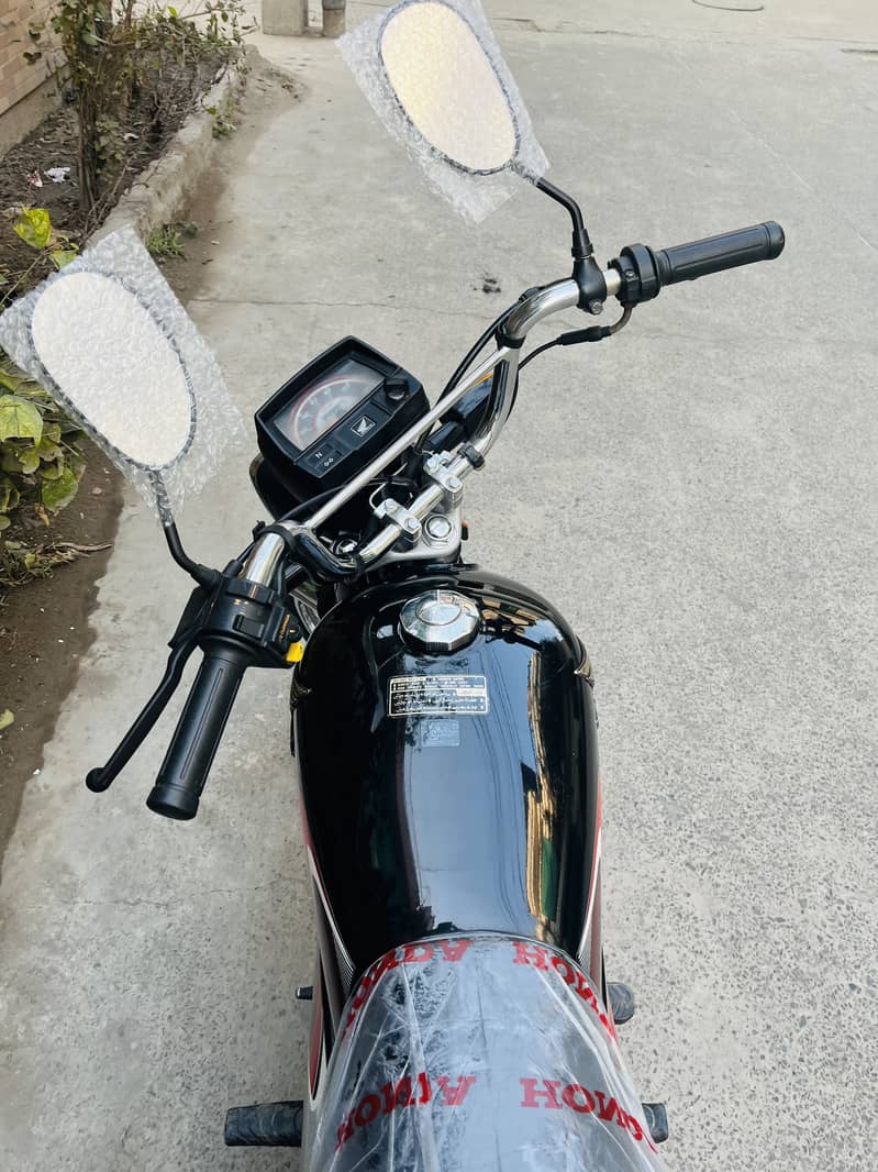 Honda cd 70 2025 model original 10/10condition best for 2026

                                                            alt=