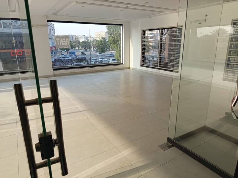 6 MARLA CORNER PALZA Office FOR RENT AT MOST PRIME LOCATION

                                                            alt=