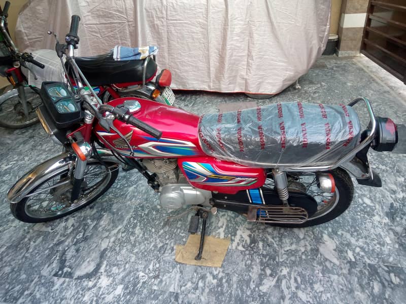 Honda CG 125 2022 Model Total genuine for sale

                                                            alt=
