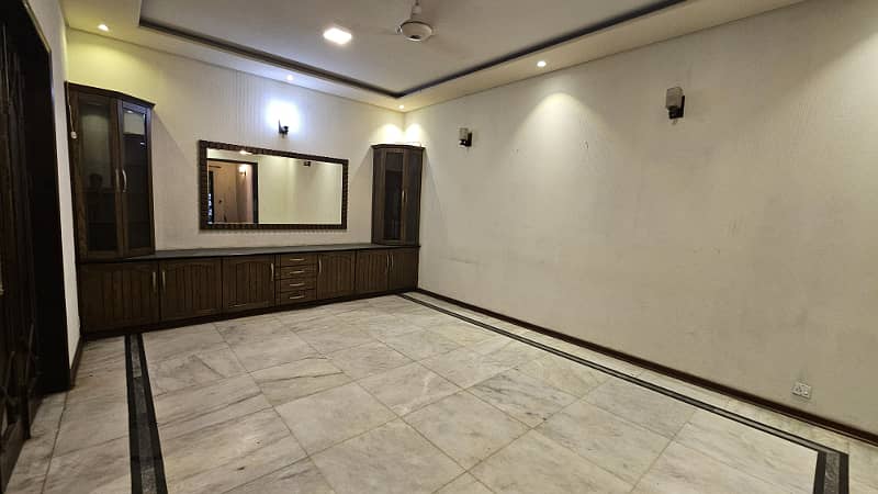 1 Kanal Well Maintained House For Rent

                                                            alt=