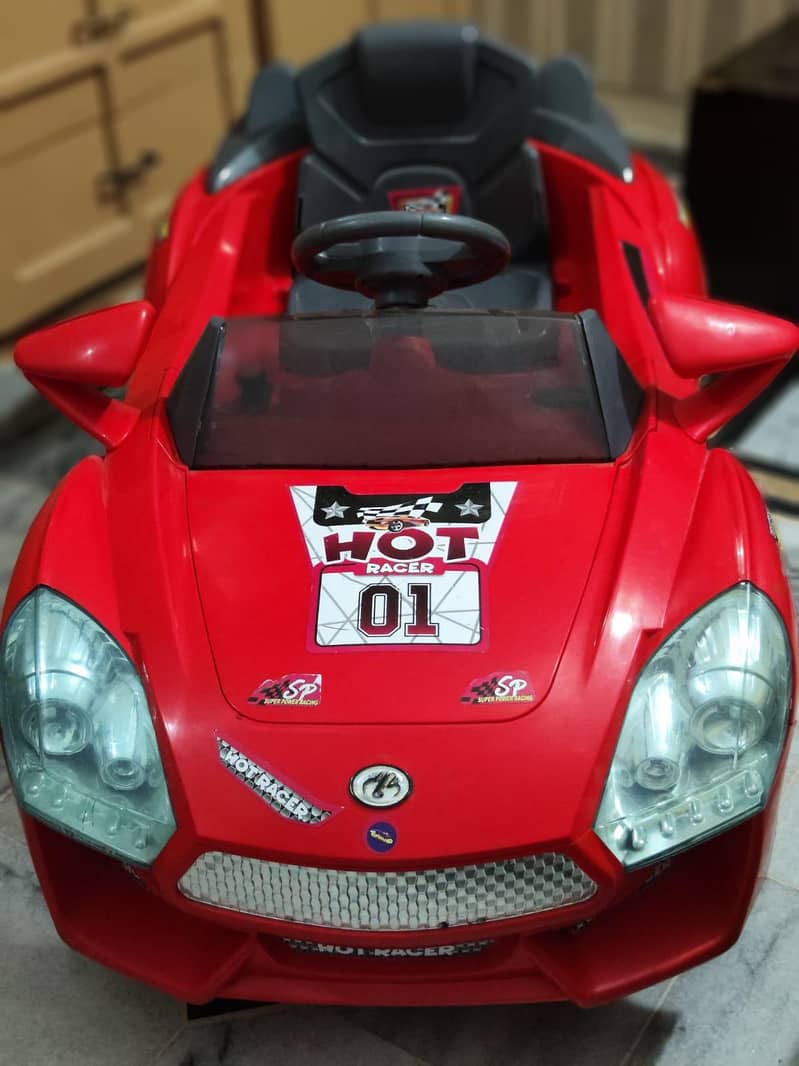 Kid's Rechargeable, double motor car with Remote control

                                                            alt=