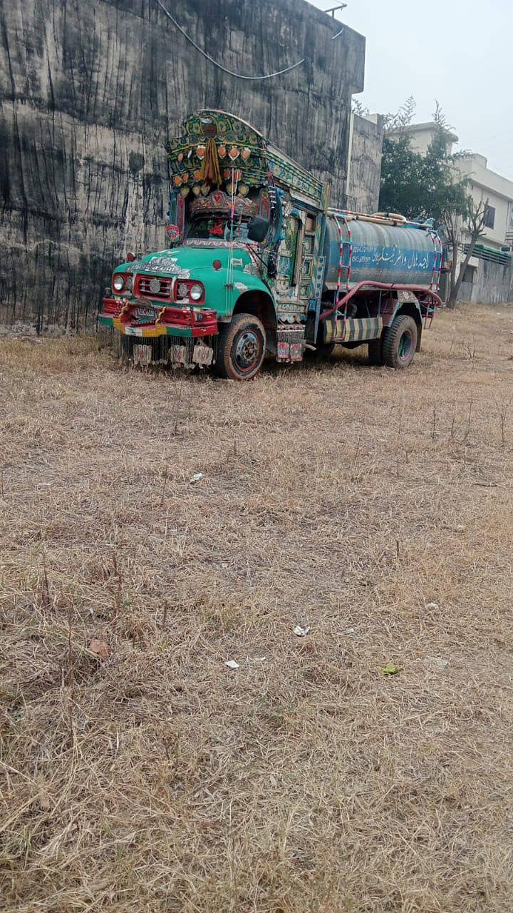 bedford water tanker

                                                            alt=