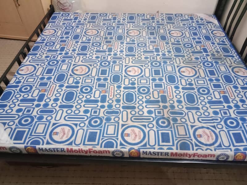 Master Molty Foam 6x6 (4 inches thick)

                                                            alt=