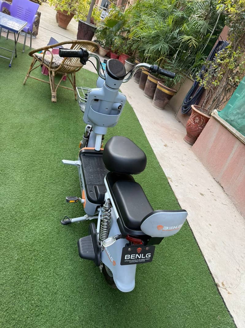 Benling Electric Scooty

                                                            alt=