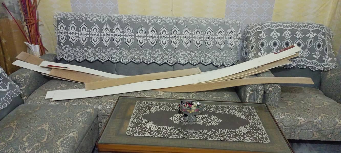 urgent sale sofa set

                                                            alt=