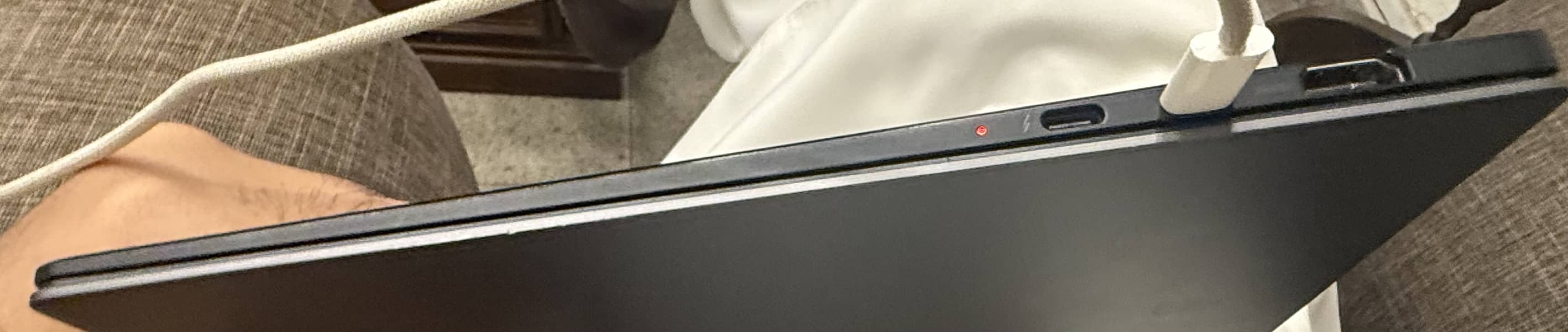 Samsung glaxaybook 2 pro

                                                            alt=