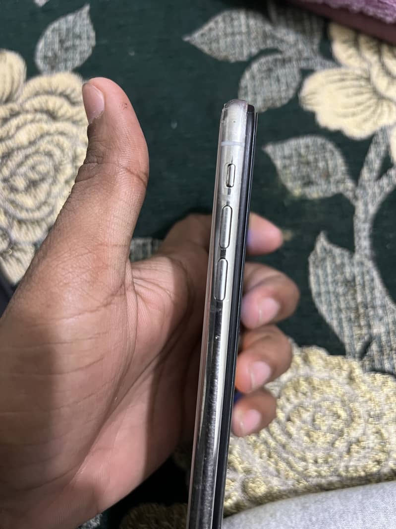 iphone x pta approved 256 gb

                                                            alt=