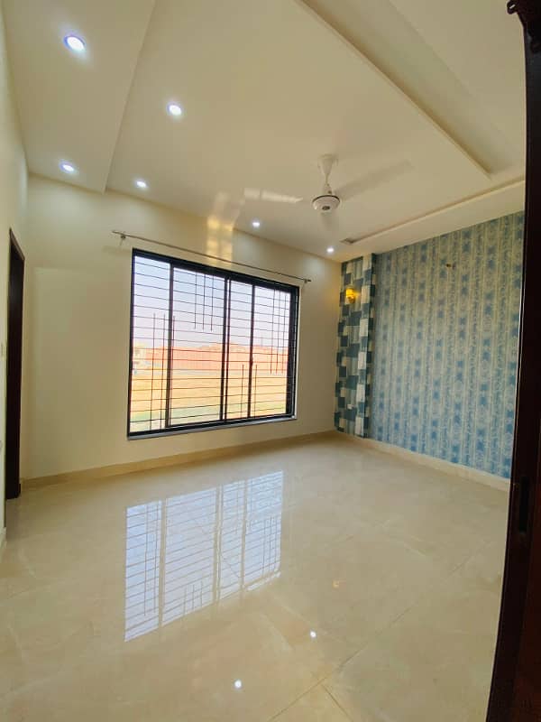 5 Marla Like New Upper Portion In Jinnah Block Bahria Town

                                                            alt=