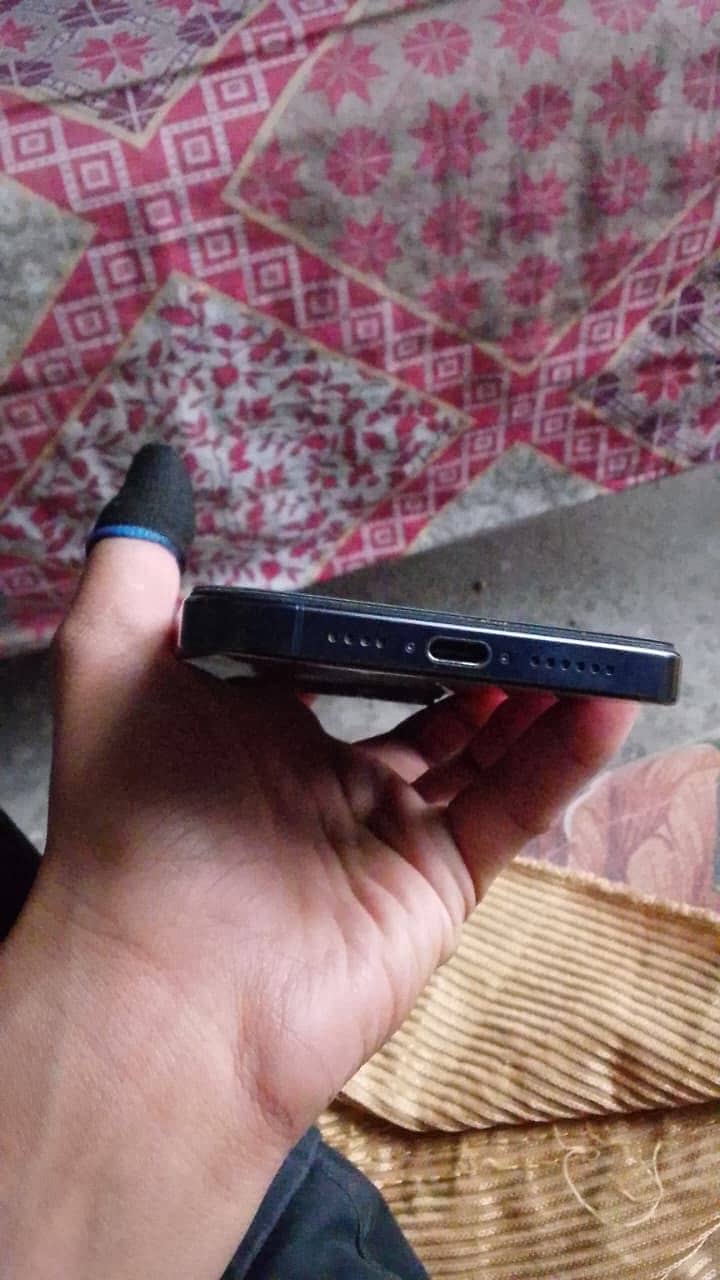 I phone 15 pro max exchange possible

                                                            alt=