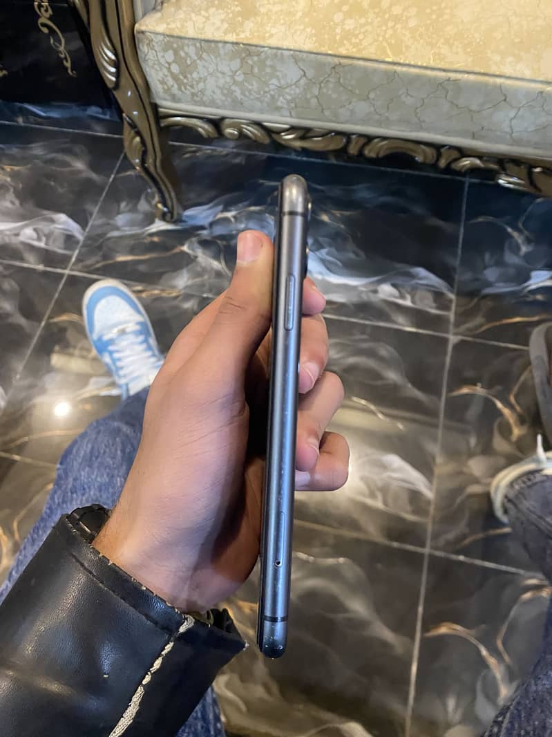 Iphone 11

                                                            alt=