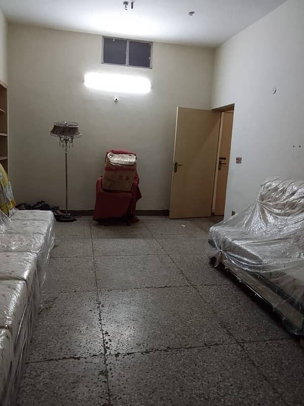 Fully Furnished Room For Rent Moon Market Iqbal Town Lahore

                                                            alt=