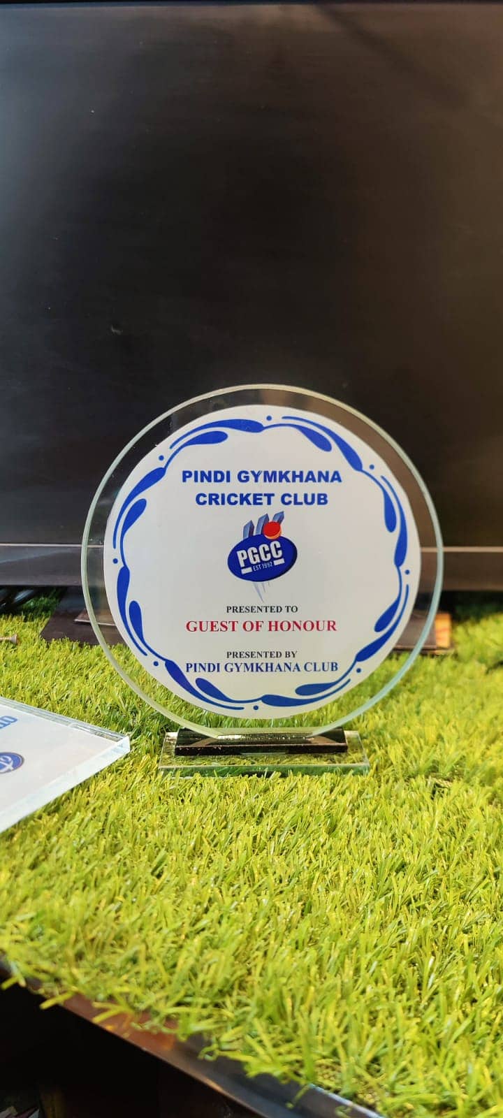 Shield , Awards. Glass shield / Trophies / metal & wood award trophie

                                                            alt=