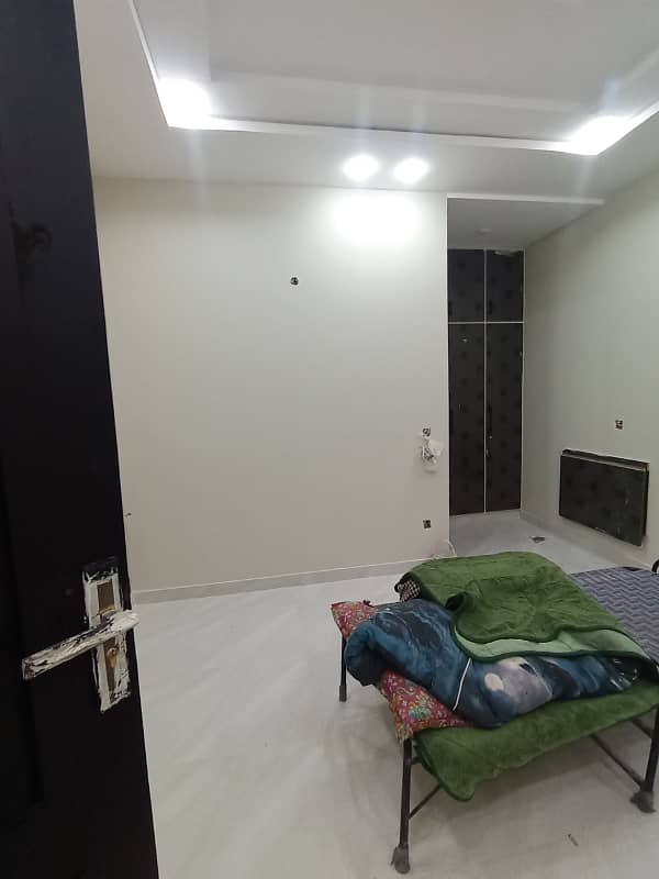 10 marla barnd new single سٹوری for rent LDA Avenue 1

                                                            alt=