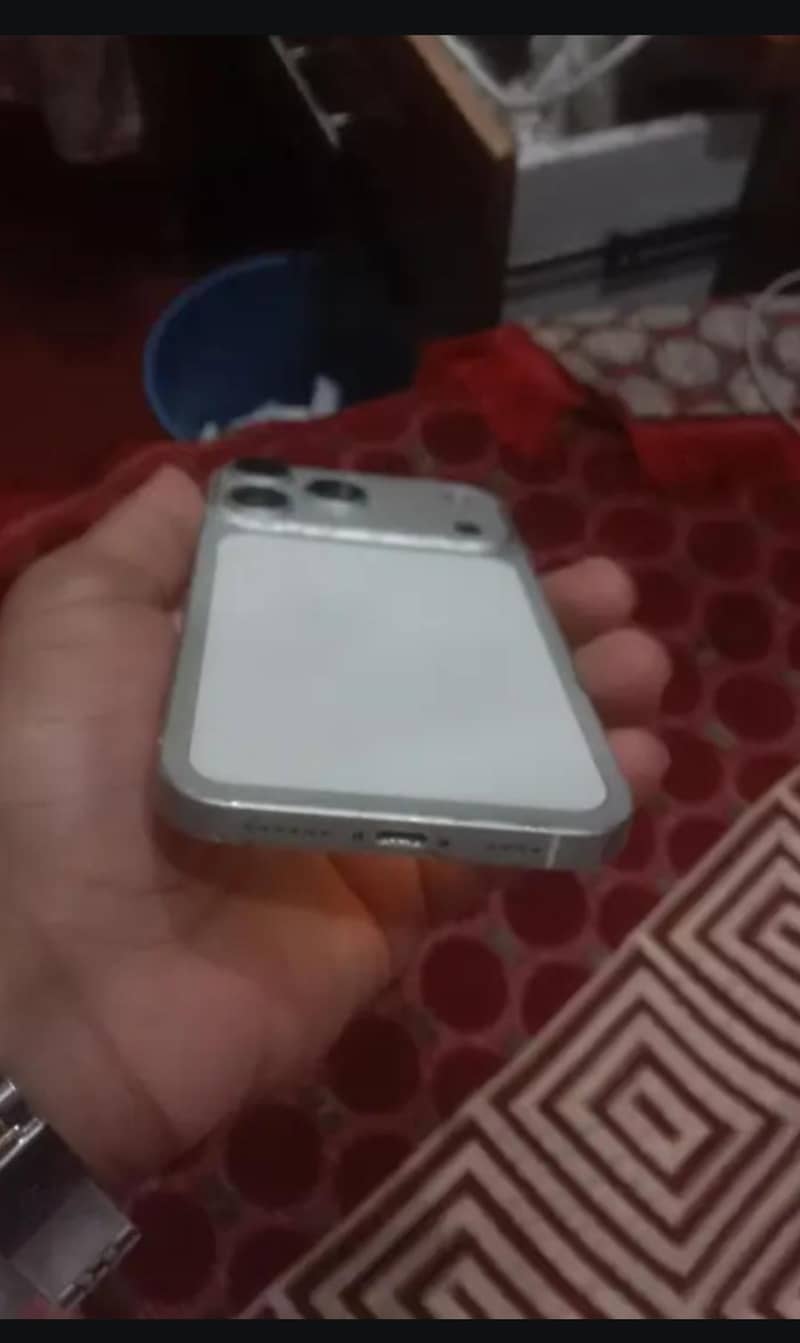 I phone 17pro canvert XR  better 86 storage 64 all ok

                                                            alt=