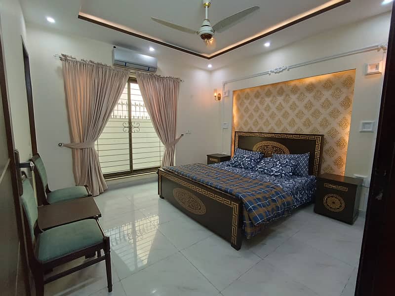 DHA Fully Furnished Luxury House Short And Long Term Rentals

                                                            alt=