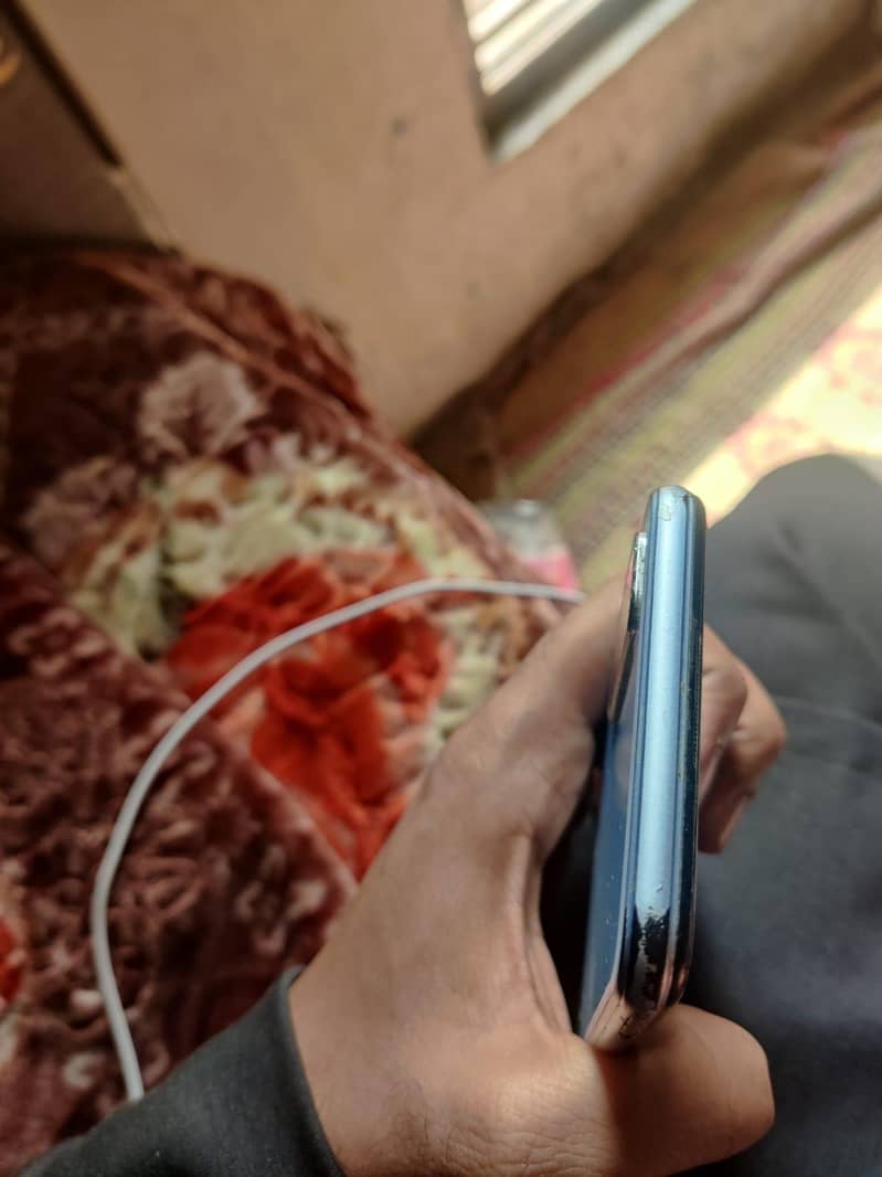 vivo y12

                                                            alt=