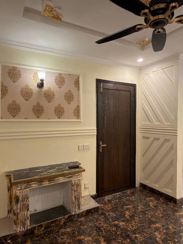 DHA REHBER   SECTOR 2  BLOCK F  5 MARLA BRAND NEW HOUSE FOR SALE IN REASONABLE PRICE DIRECT DEAL WITH OWNER OWSUM LOCATION FAR AWAY FROM DRAIN NEAR TO PARK OR MOSQUE VERY NEAR TO MAIN BOULEVARD

                                                            alt=