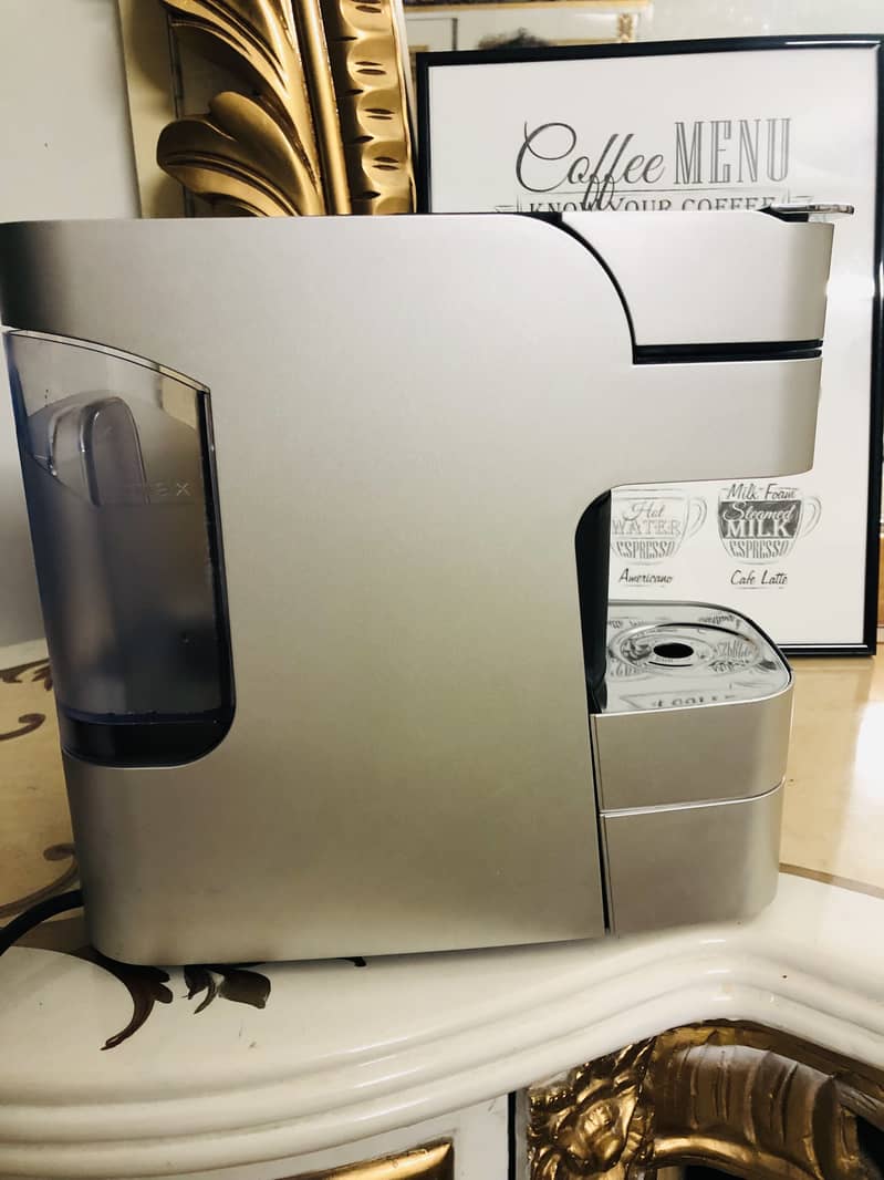 Hotpoint by illy Coffee Machine

                                                            alt=