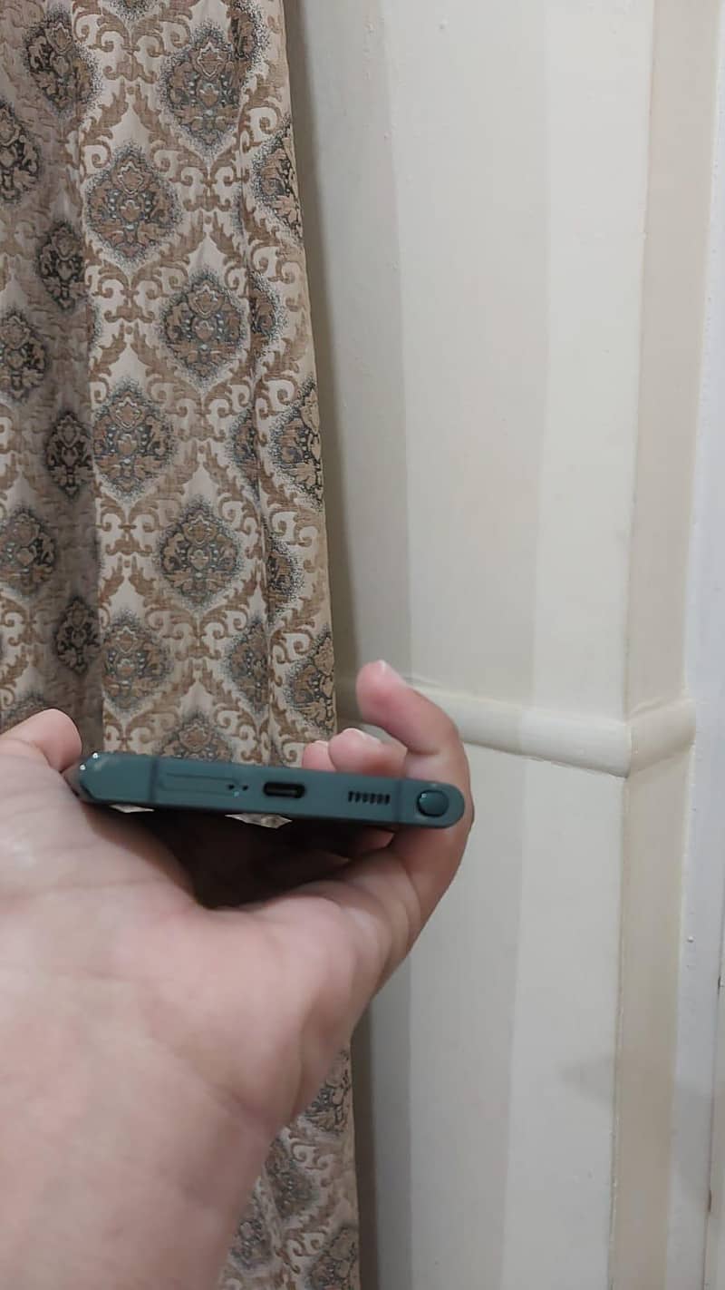 10/10 condition.     128GB storage

                                                            alt=