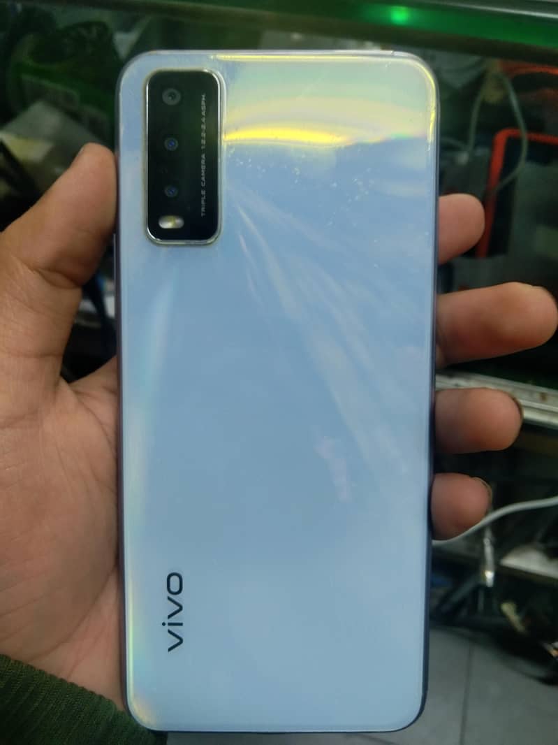 y20 4/64 with box

                                                            alt=