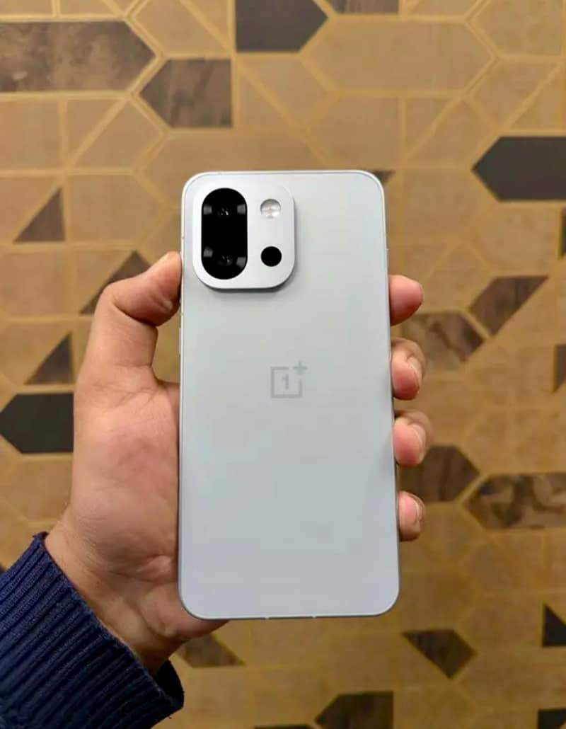 OnePlus 13s Dual Physical 12/256

                                                            alt=