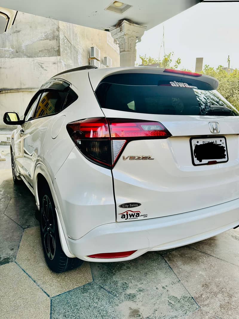 Honda Vezel

                                                            alt=